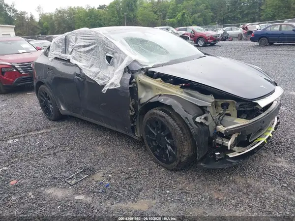 7SAYGDEE9PF872654 2023 TESLA MODEL Y - Image 1