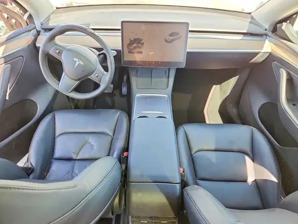 7SAYGDEE9PF873819 2023 TESLA MODEL Y - Image 8