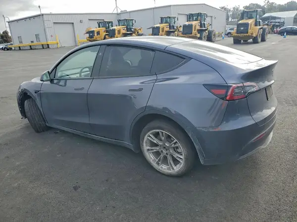 7SAYGDEE9PF878406 2023 TESLA MODEL Y - Image 2