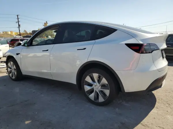 7SAYGDEE9PF878860 2023 TESLA MODEL Y - Image 2