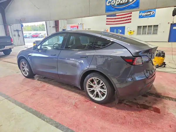 7SAYGDEE9PF883248 2023 TESLA MODEL Y - Image 2