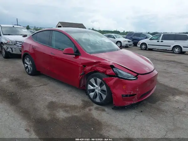7SAYGDEE9PF886439 2023 TESLA MODEL Y - Image 1