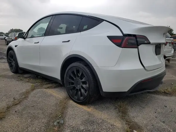 7SAYGDEE9PF889292 2023 TESLA MODEL Y - Image 2
