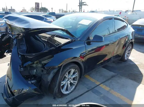 7SAYGDEE9PF898249 2023 TESLA MODEL Y - Image 2