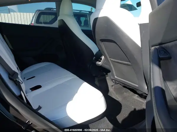 7SAYGDEE9PF898249 2023 TESLA MODEL Y - Image 8