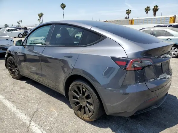 7SAYGDEE9PF916636 2023 TESLA MODEL Y - Image 2