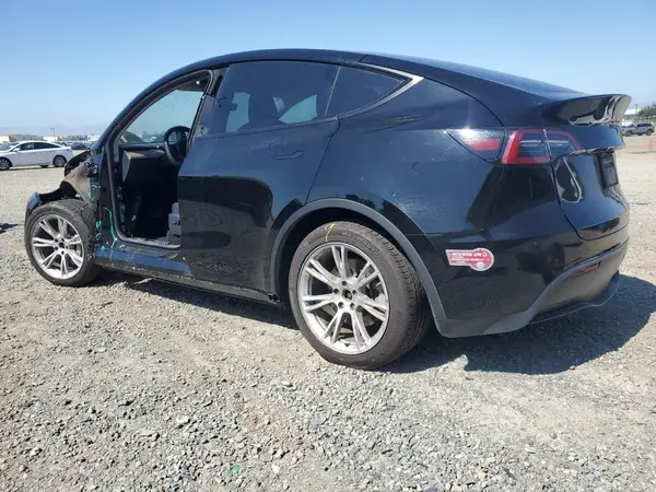 7SAYGDEE9PF928625 2023 TESLA MODEL Y - Image 2