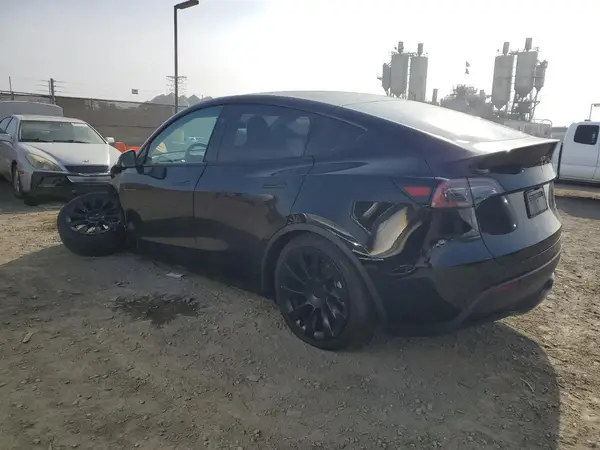 7SAYGDEE9PF937776 2023 TESLA MODEL Y - Image 2