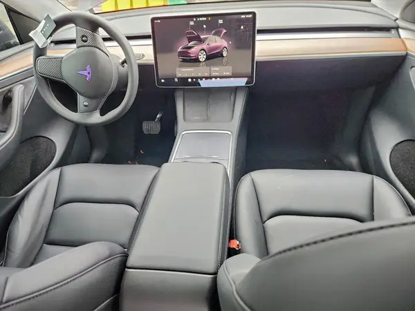 7SAYGDEE9PF947269 2023 TESLA MODEL Y - Image 8