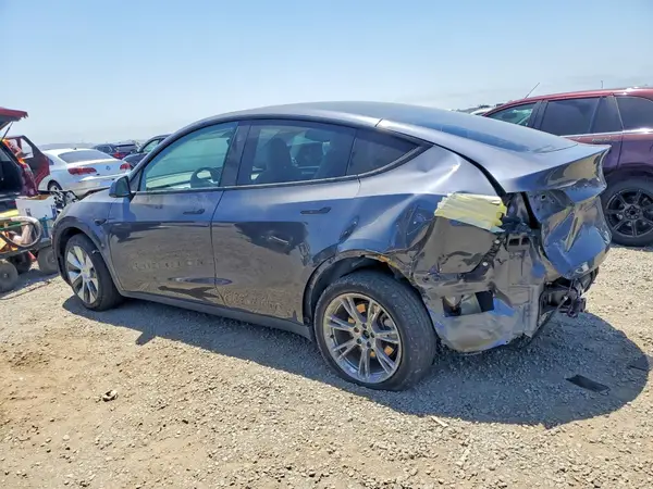 7SAYGDEE9PF970339 2023 TESLA MODEL Y - Image 2