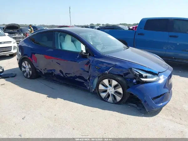 7SAYGDEE9RA215613 2024 TESLA MODEL Y - Image 1
