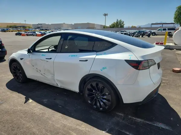 7SAYGDEE9RA216762 2024 TESLA MODEL Y - Image 2