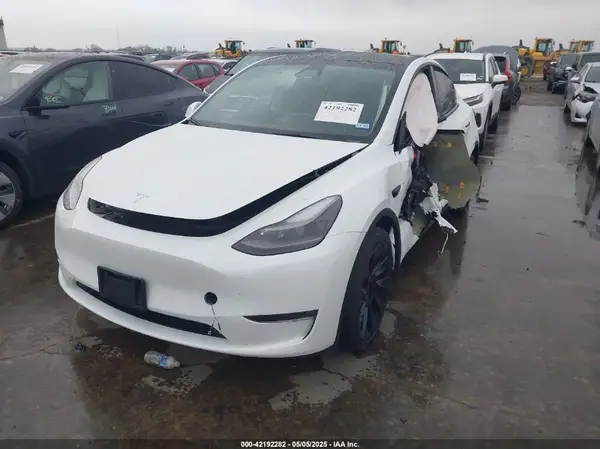 7SAYGDEE9RA221573 2024 TESLA MODEL Y - Image 2