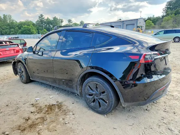 7SAYGDEE9RA221654 2024 TESLA MODEL Y - Image 2