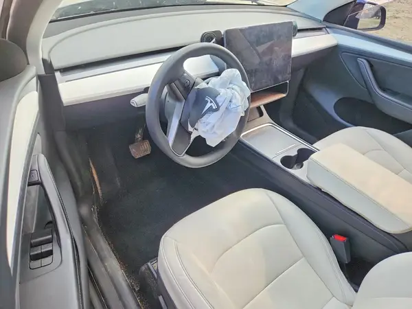 7SAYGDEE9RA221654 2024 TESLA MODEL Y - Image 8