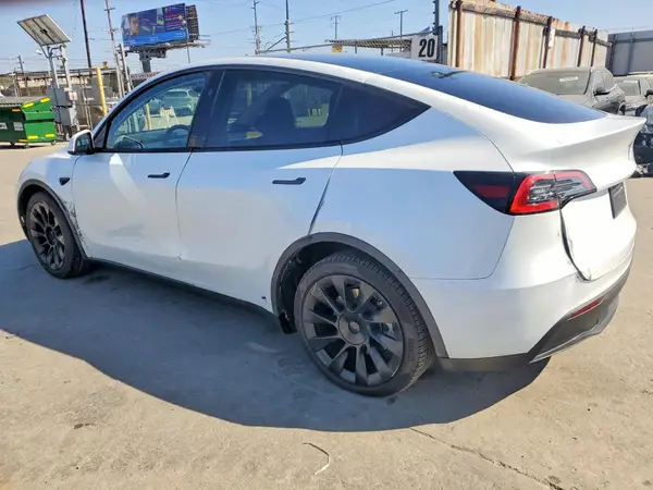 7SAYGDEE9RA222562 2024 TESLA MODEL Y - Image 2