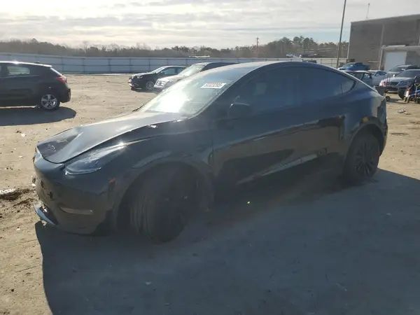 7SAYGDEE9RA228250 2024 TESLA MODEL Y - Image 1