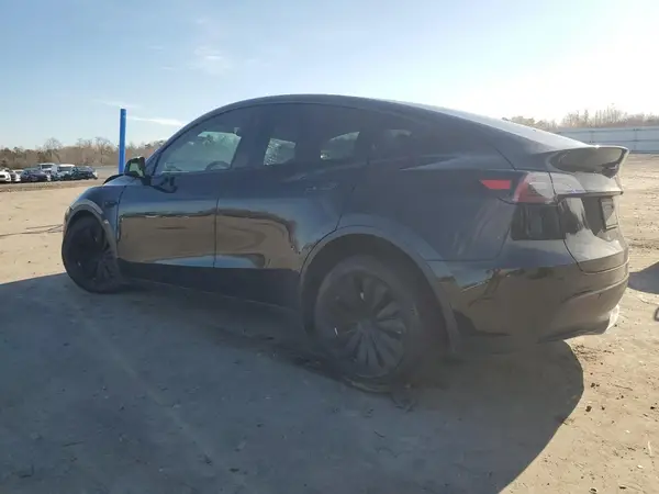 7SAYGDEE9RA228250 2024 TESLA MODEL Y - Image 2