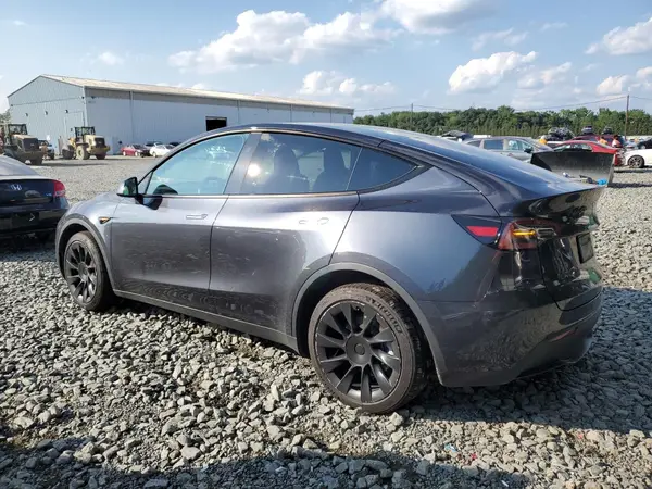 7SAYGDEE9RA229415 2024 TESLA MODEL Y - Image 2