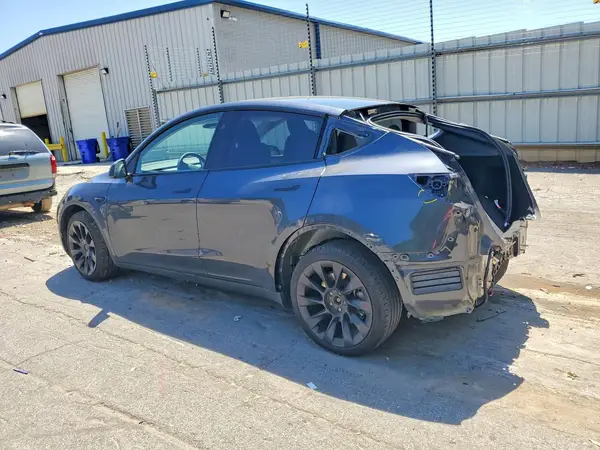 7SAYGDEE9RA231178 2024 TESLA MODEL Y - Image 2