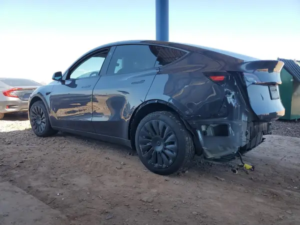 7SAYGDEE9RA235022 2024 TESLA MODEL Y - Image 2