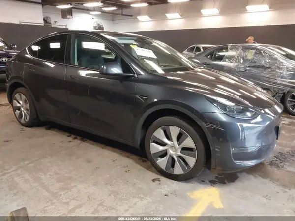 7SAYGDEE9RA236235 2024 TESLA MODEL Y - Image 1
