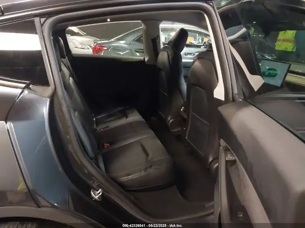 7SAYGDEE9RA236235 2024 TESLA MODEL Y - Image 8