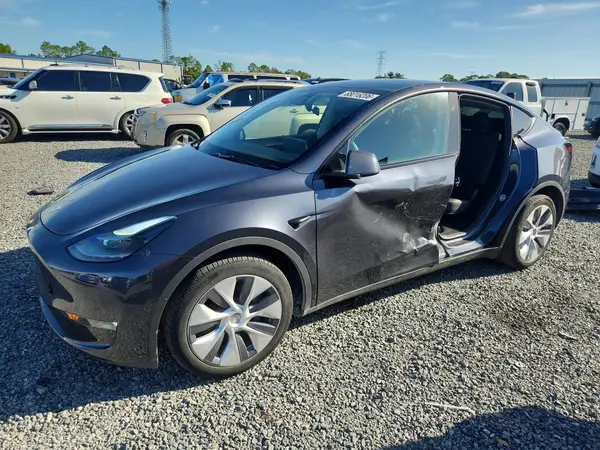 7SAYGDEE9RA236560 2024 TESLA MODEL Y - Image 1