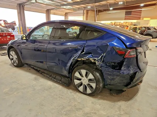7SAYGDEE9RA239541 2024 TESLA MODEL Y - Image 2