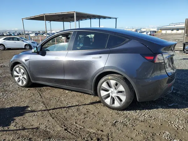 7SAYGDEE9RA240639 2024 TESLA MODEL Y - Image 2