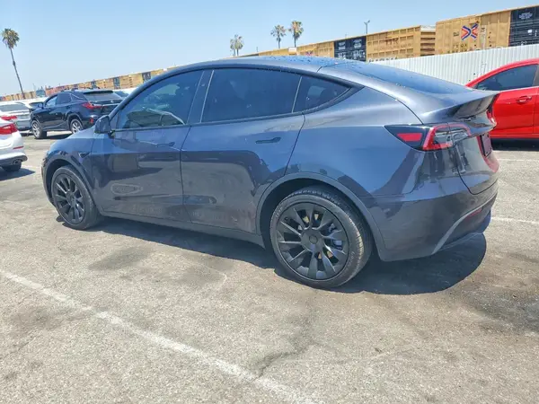 7SAYGDEE9RA242925 2024 TESLA MODEL Y - Image 2
