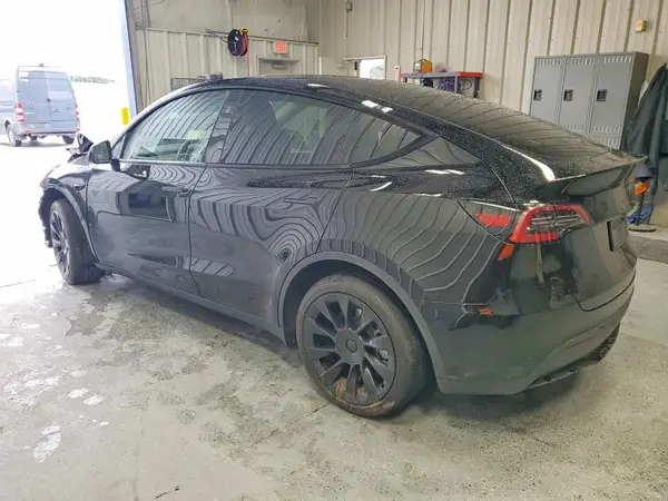7SAYGDEE9RA247283 2024 TESLA MODEL Y - Image 2