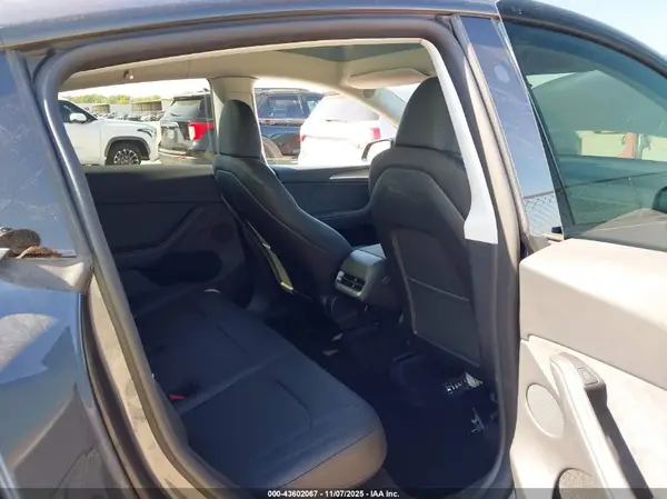 7SAYGDEE9RA248515 2024 TESLA MODEL Y - Image 8
