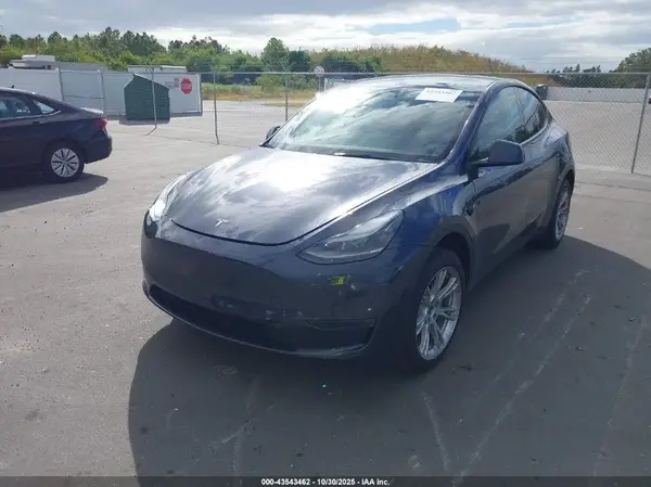 7SAYGDEE9RA251995 2024 TESLA MODEL Y - Image 2