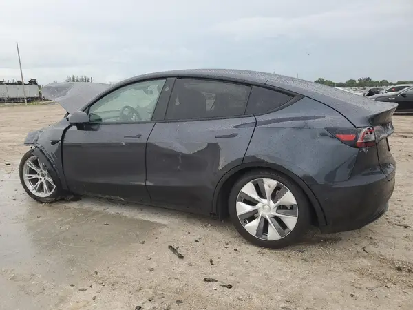 7SAYGDEE9RA253200 2024 TESLA MODEL Y - Image 2