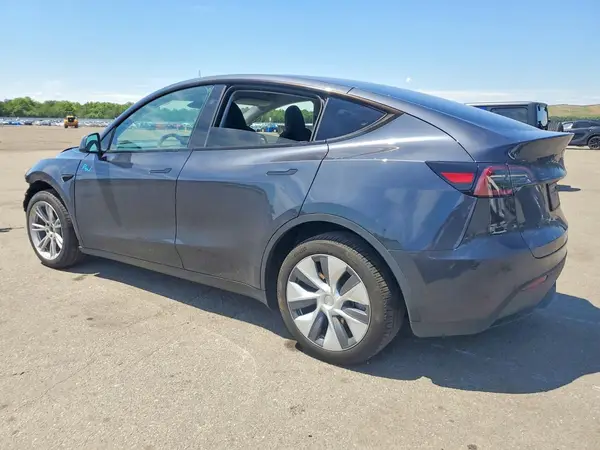 7SAYGDEE9RA253620 2024 TESLA MODEL Y - Image 2