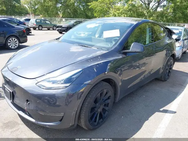 7SAYGDEE9RA254184 2024 TESLA MODEL Y - Image 2
