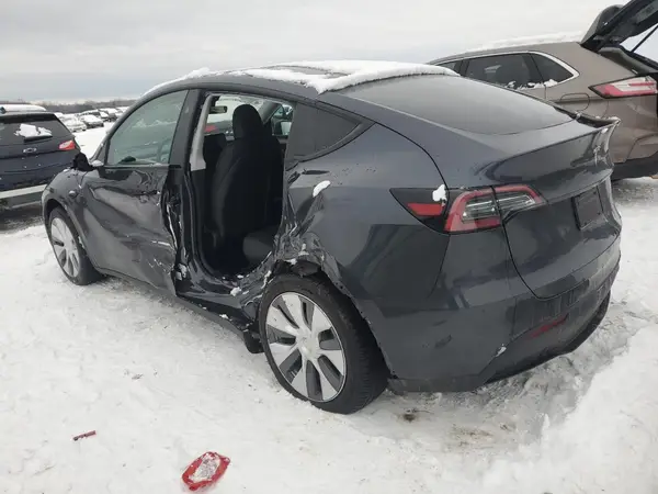 7SAYGDEE9RA272958 2024 TESLA MODEL Y - Image 2