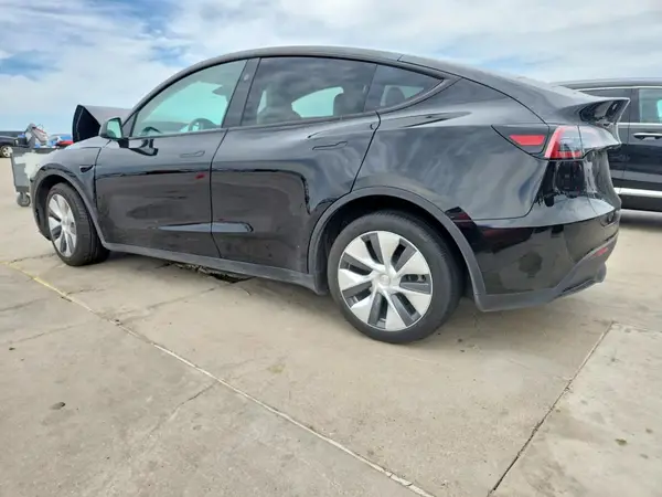 7SAYGDEE9RA275357 2024 TESLA MODEL Y - Image 2