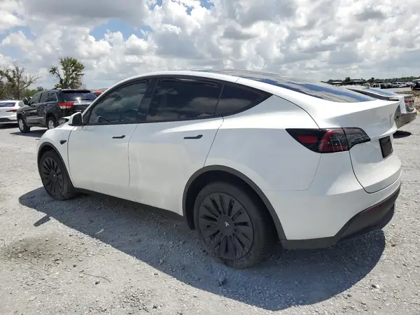7SAYGDEE9RA281675 2024 TESLA MODEL Y - Image 2