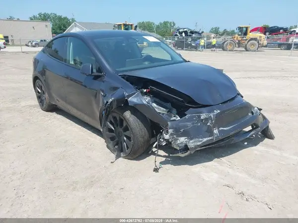 7SAYGDEE9RA282051 2024 TESLA MODEL Y - Image 1