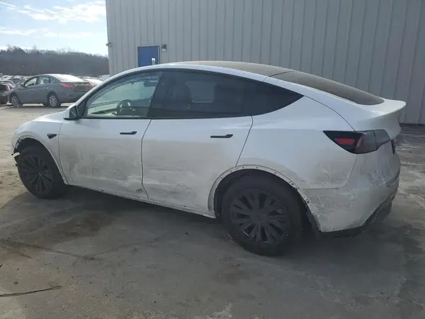 7SAYGDEE9RA284656 2024 TESLA MODEL Y - Image 2