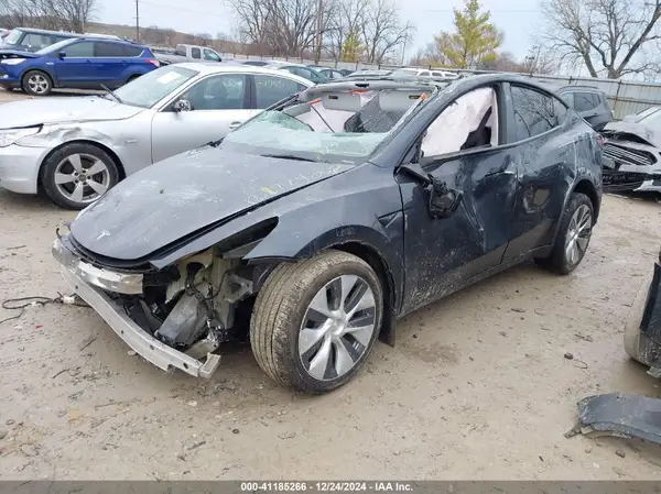 7SAYGDEE9RA288125 2024 TESLA MODEL Y - Image 2