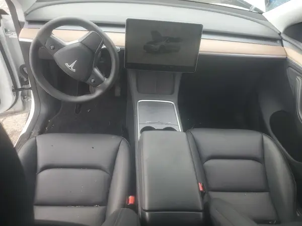 7SAYGDEE9RA288190 2024 TESLA MODEL Y - Image 8