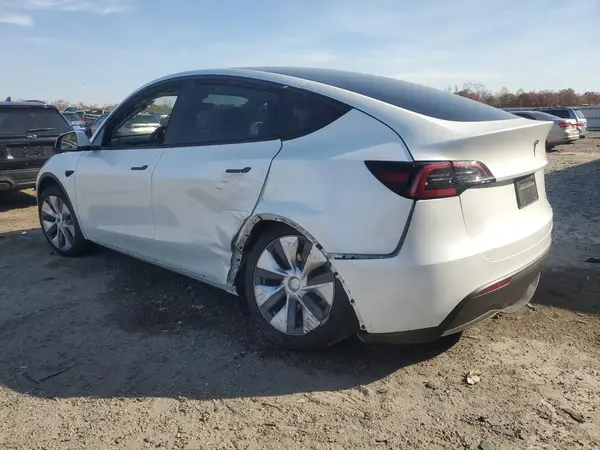 7SAYGDEE9RA288531 2024 TESLA MODEL Y - Image 2