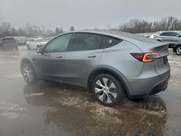 7SAYGDEE9RA289825 2024 TESLA MODEL Y - Image 2