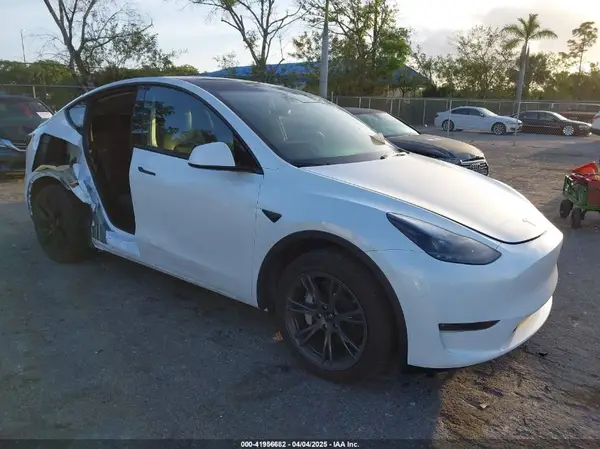 7SAYGDEE9RA291266 2024 TESLA MODEL Y - Image 1