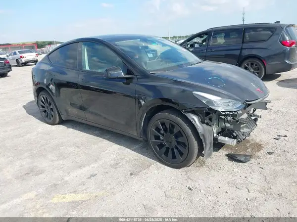 7SAYGDEE9RA293261 2024 TESLA MODEL Y - Image 1