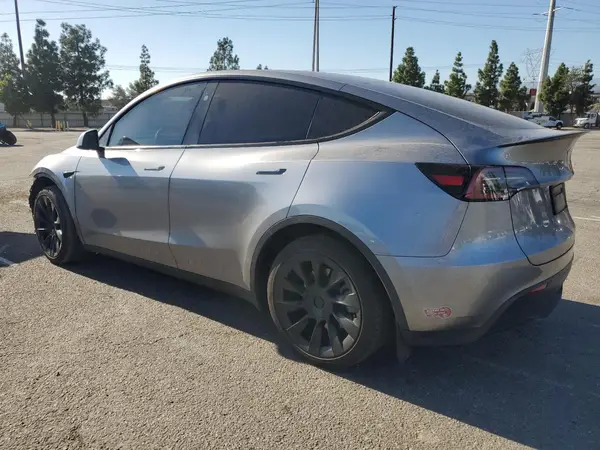 7SAYGDEE9RA296452 2024 TESLA MODEL Y - Image 2