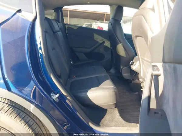 7SAYGDEE9RA305070 2024 TESLA MODEL Y - Image 8